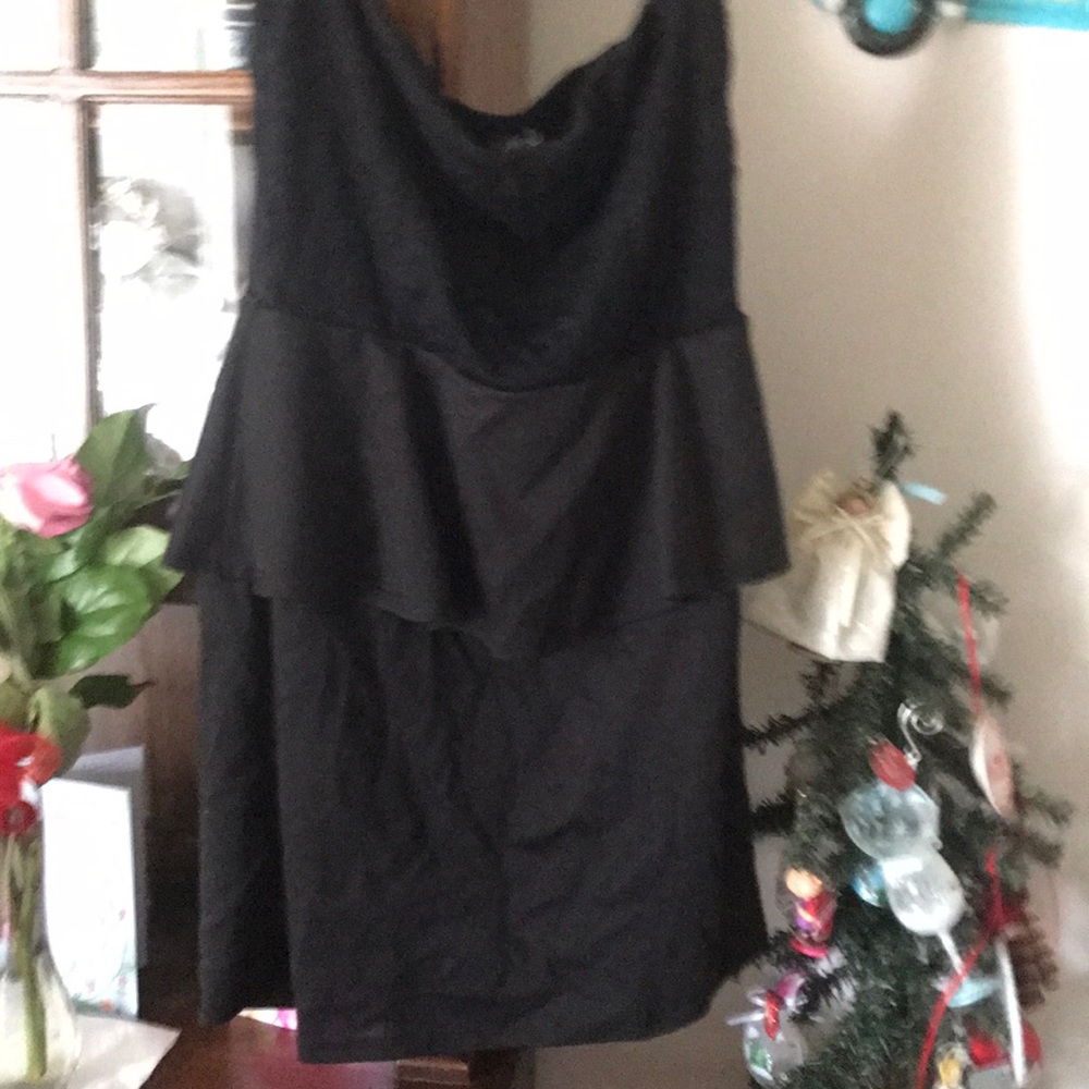 Juniors little black dress